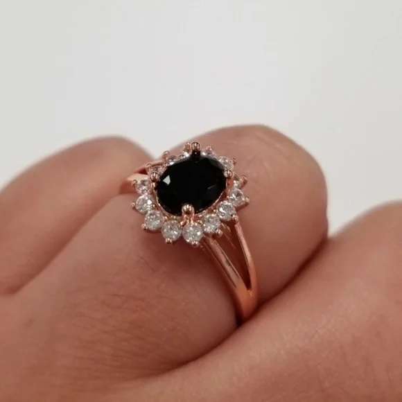 18k Rose Gold With Black Spinel Ring - Picture 8 of 8